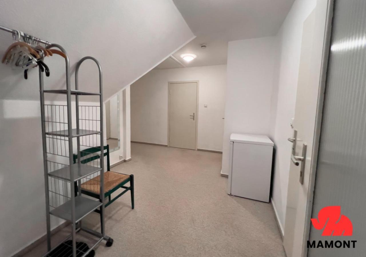 Schoene Und Geraeumige Monteurwohnung *
